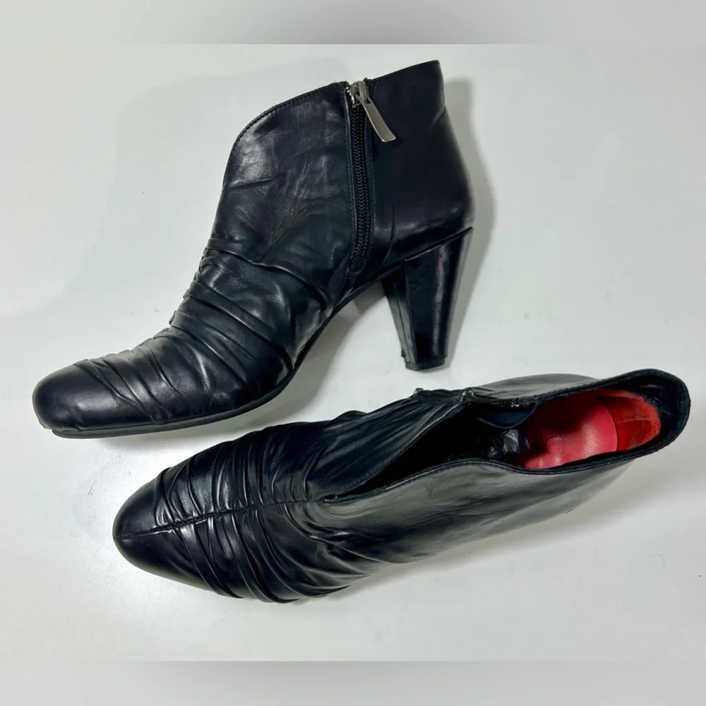 Las de Rouge Booties - Picture 1 of 11